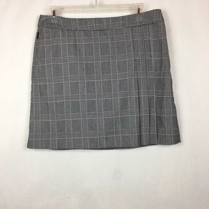 Women's plaid golf skirt black white size 16